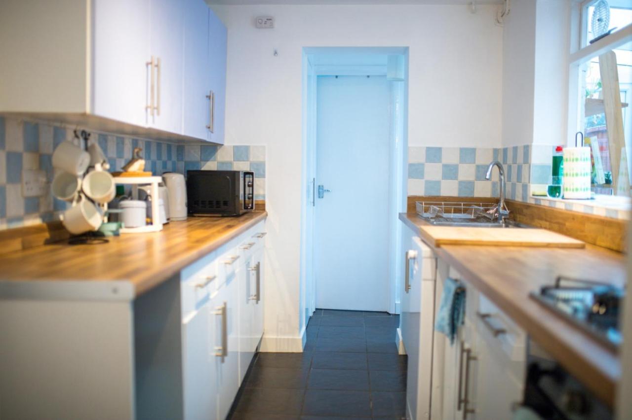 Exclusive Offers L Last-Minute Specials L Parking Free L Double Bed House L Uk L Gaming Room L Komfy 3 Bedroom Cottage With Riverview L Perfect For Short Or Long Stays Reading Exterior foto