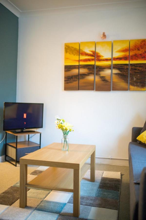 Exclusive Offers L Last-Minute Specials L Parking Free L Double Bed House L Uk L Gaming Room L Komfy 3 Bedroom Cottage With Riverview L Perfect For Short Or Long Stays Reading Exterior foto