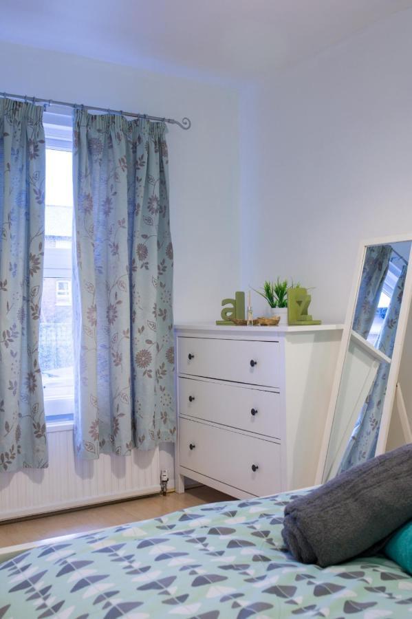Exclusive Offers L Last-Minute Specials L Parking Free L Double Bed House L Uk L Gaming Room L Komfy 3 Bedroom Cottage With Riverview L Perfect For Short Or Long Stays Reading Exterior foto