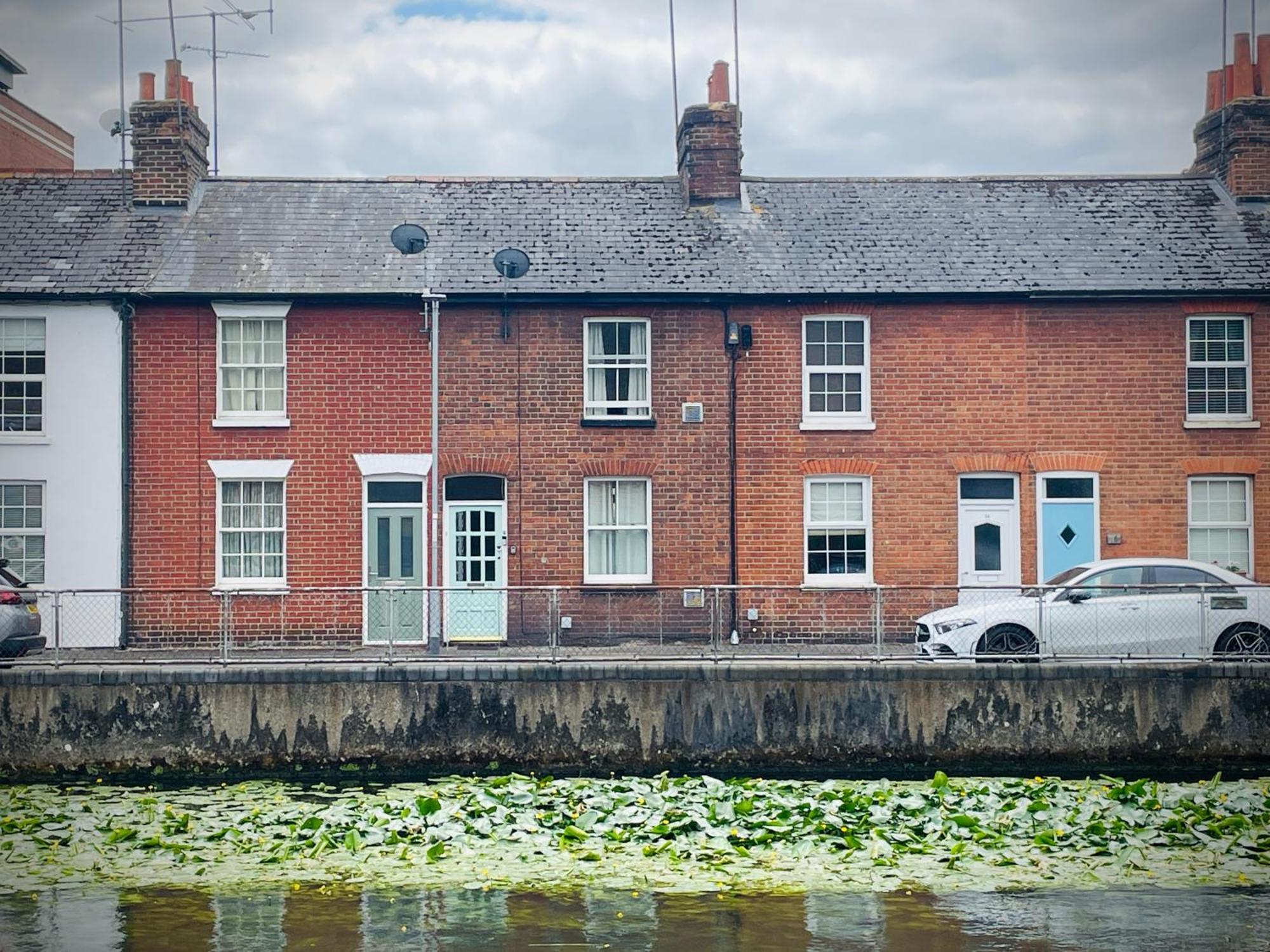 Exclusive Offers L Last-Minute Specials L Parking Free L Double Bed House L Uk L Gaming Room L Komfy 3 Bedroom Cottage With Riverview L Perfect For Short Or Long Stays Reading Exterior foto